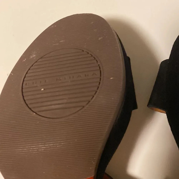 Chie Mihara heels EU 38.5 black with ankle strap closure excellent like new cond - Picture 8 of 11